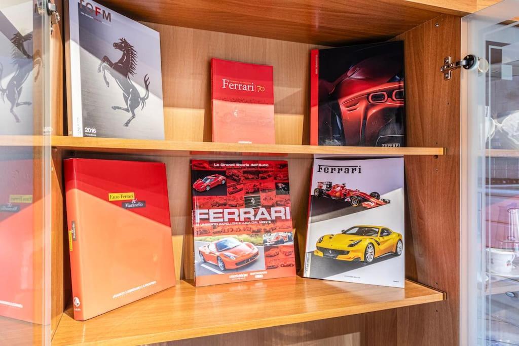 Апартаменти Ferrari Museum & Train Station - Il Cavallino Loft Модена Екстер'єр фото